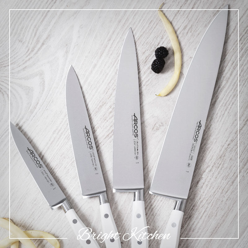 Kitchen Knife Buyers Guide: How To Choose The Best Knife Set For You 