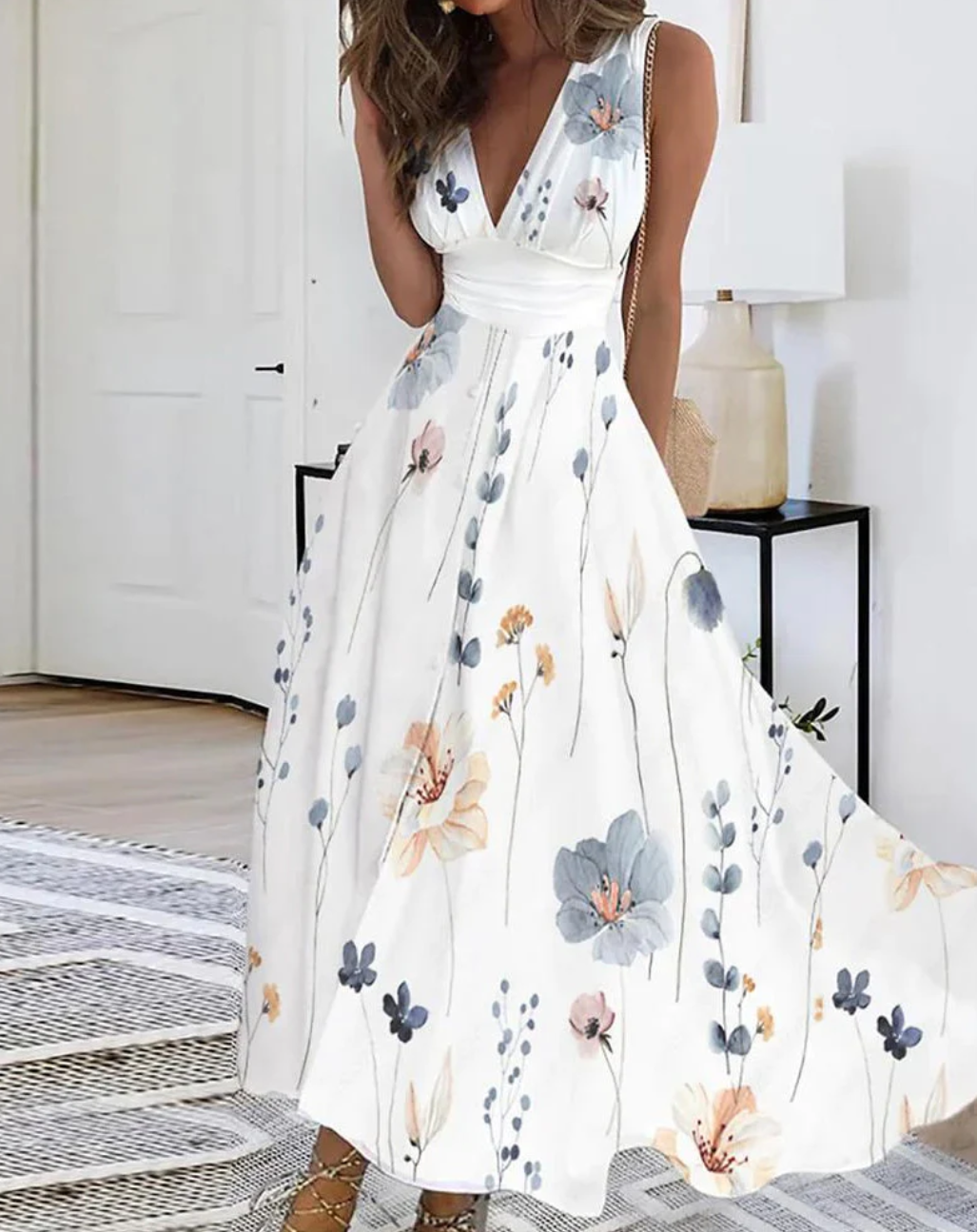 Robe élégante en polyester pour femme - Style d'été avec col en V