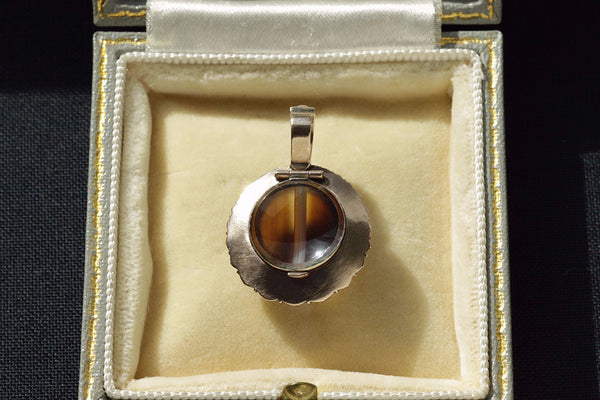 LAELIUS Antiques – Georgian Banded Agate and Pearl Locket