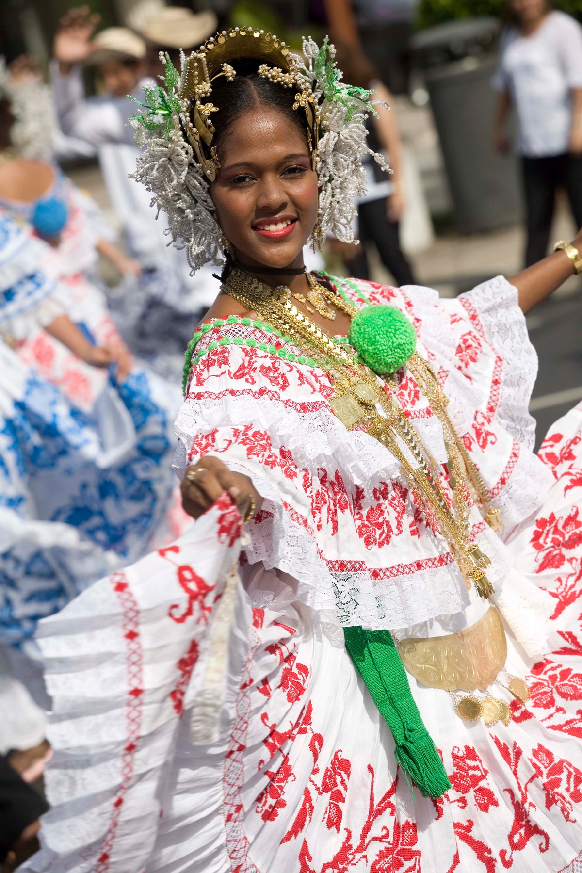 Panamanian Folklore - Pollera_Mingasson.jpg__PID:5a35c67b-8dbf-4894-821b-0dd0845c4a88