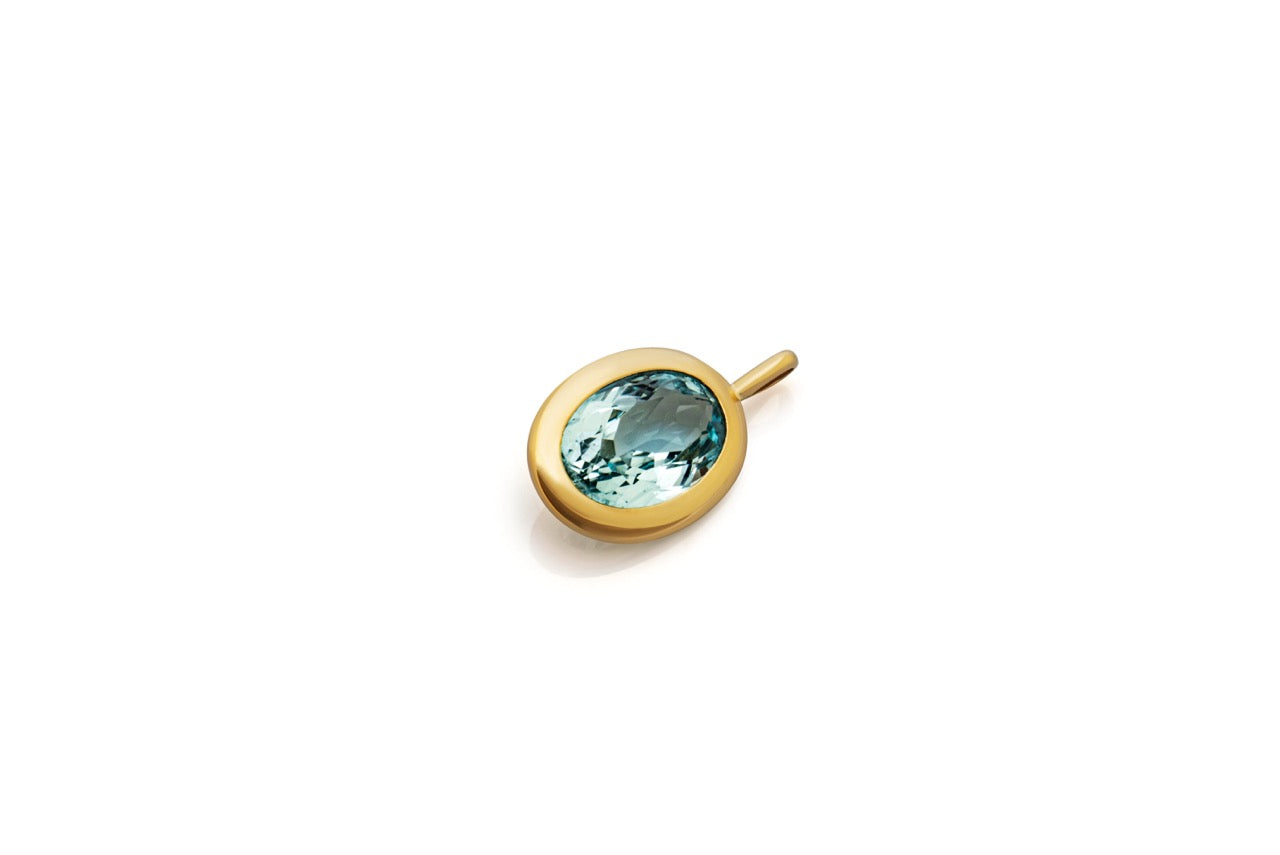Topaz pendant. Big blue gemstone pendant. Bespoke jewellery London. Serena Ansell jewellery
