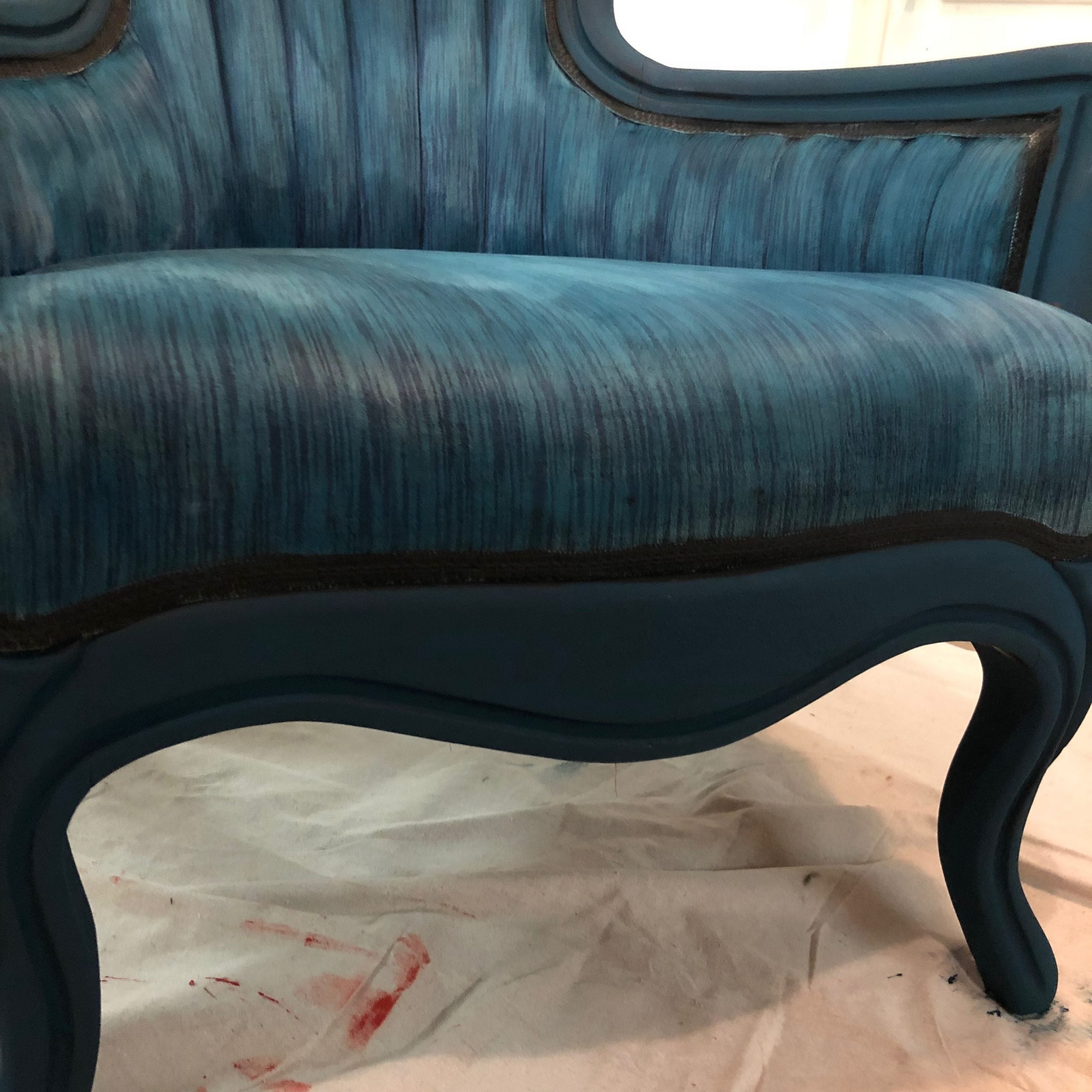 How to Paint Upholstery Fabric–Black Velvet Chair