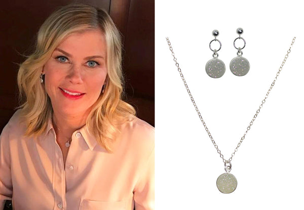 alison-sweeney-monica-silver-necklace-and-earrings