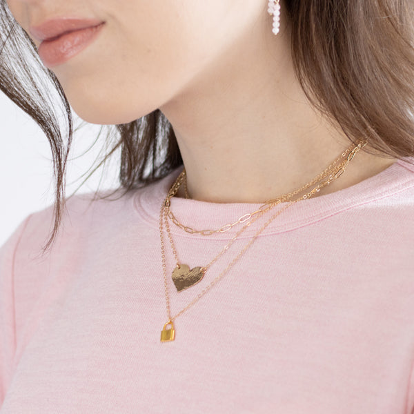 daphne-big-gold-heart-necklace