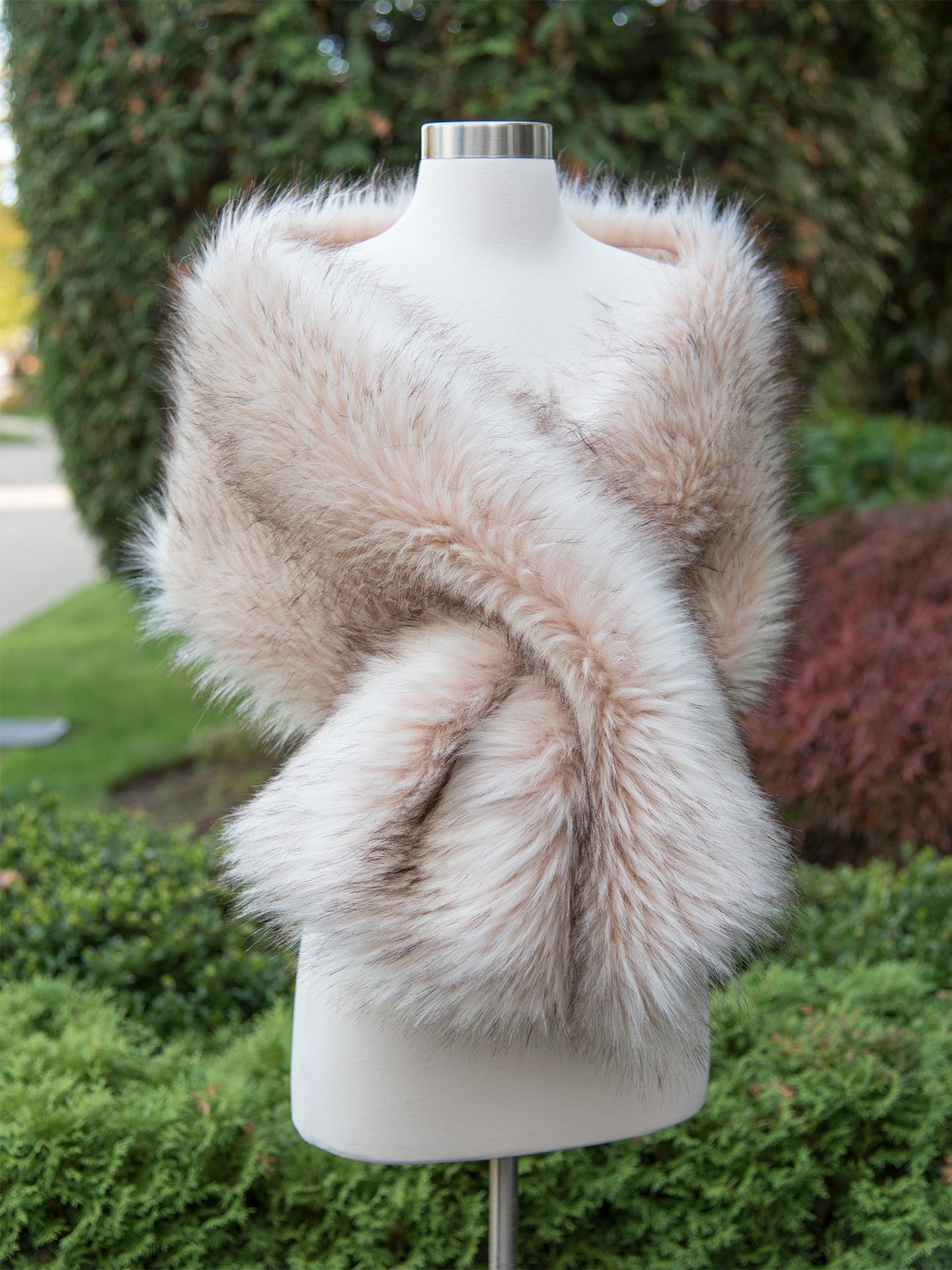 Tulip Bridal 20 Wide Brown Faux Fur Wrap with Black Tips, Medium