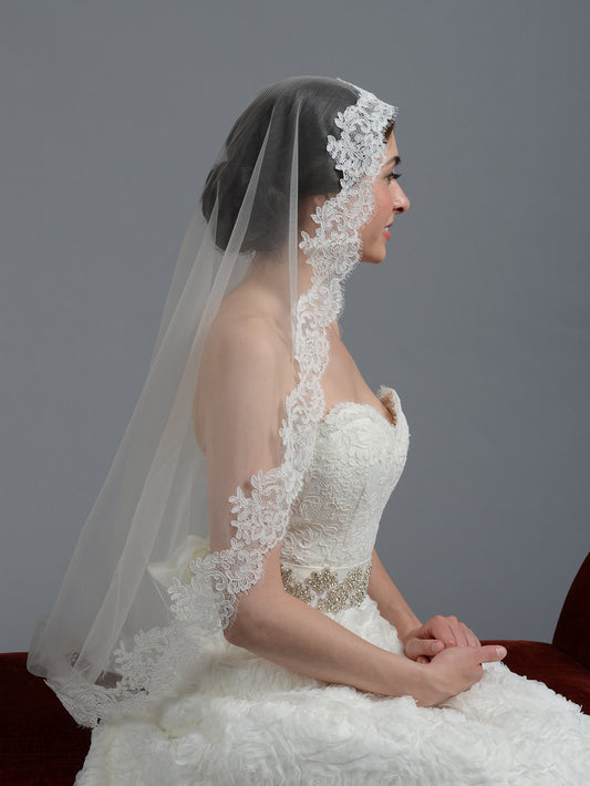 Calais Alencon French Lace Veil in Ivory –