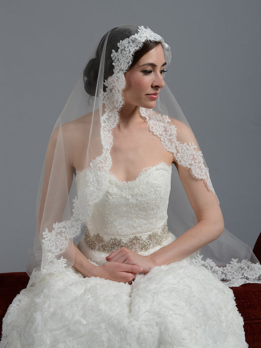 Spanish Style Alencon Lace Mantilla Wedding Veil Knee Length –  BestWeddingVeil