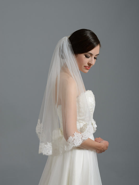 https://cdn.shopify.com/s/files/1/0800/9855/8241/products/wedding-veil-050-side.jpg?v=1691384566&width=533