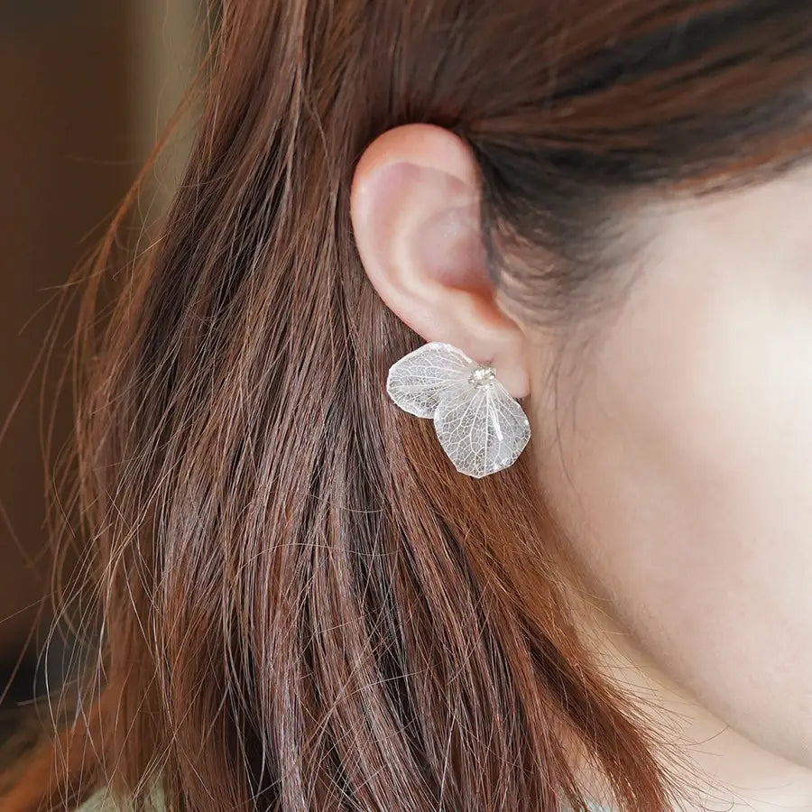 Immortal Flower Air Ear Clip