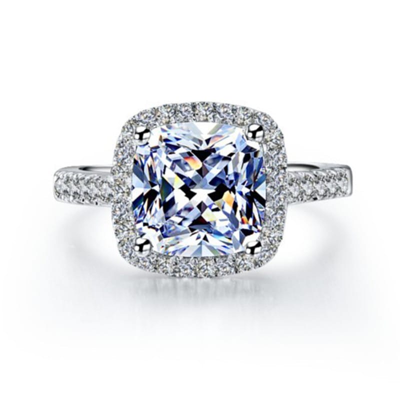 Luxury Moissanite Diamond Ring