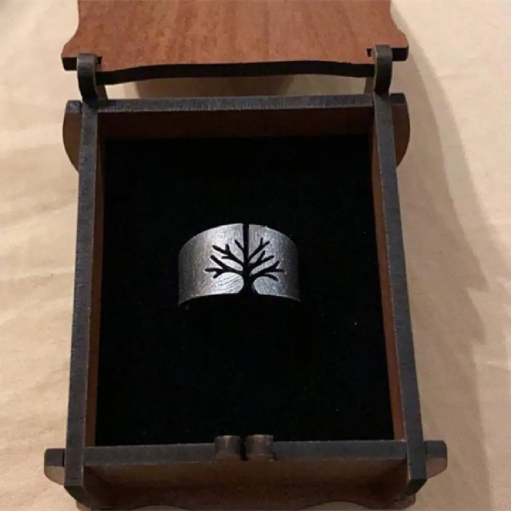 Lucky Tree Titanium Ring