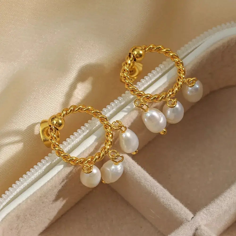 Twist Twisted Pearl Earrings
