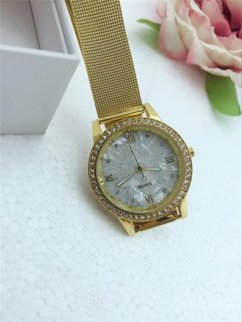 Gold Mesh Belt Women’s Electronic Watch
