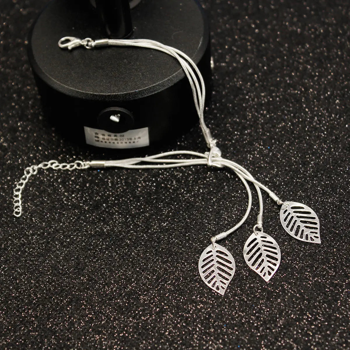 Hollow Leaf Wire Mesh Bracelet