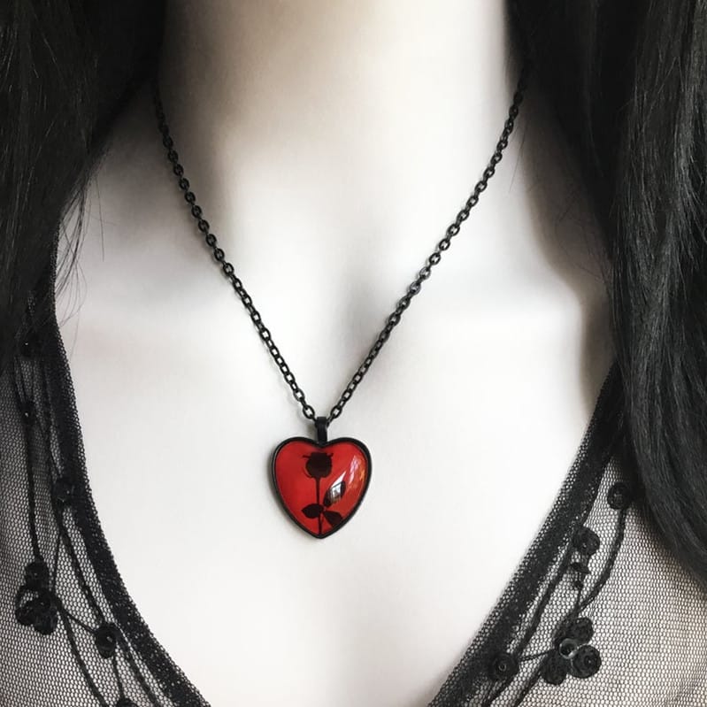 Retro Black Rose Glass Necklace