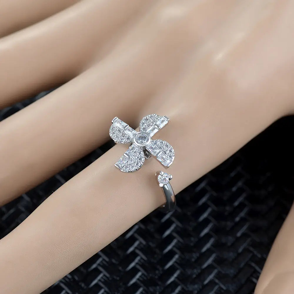 Floral Bee Spinner Ring
