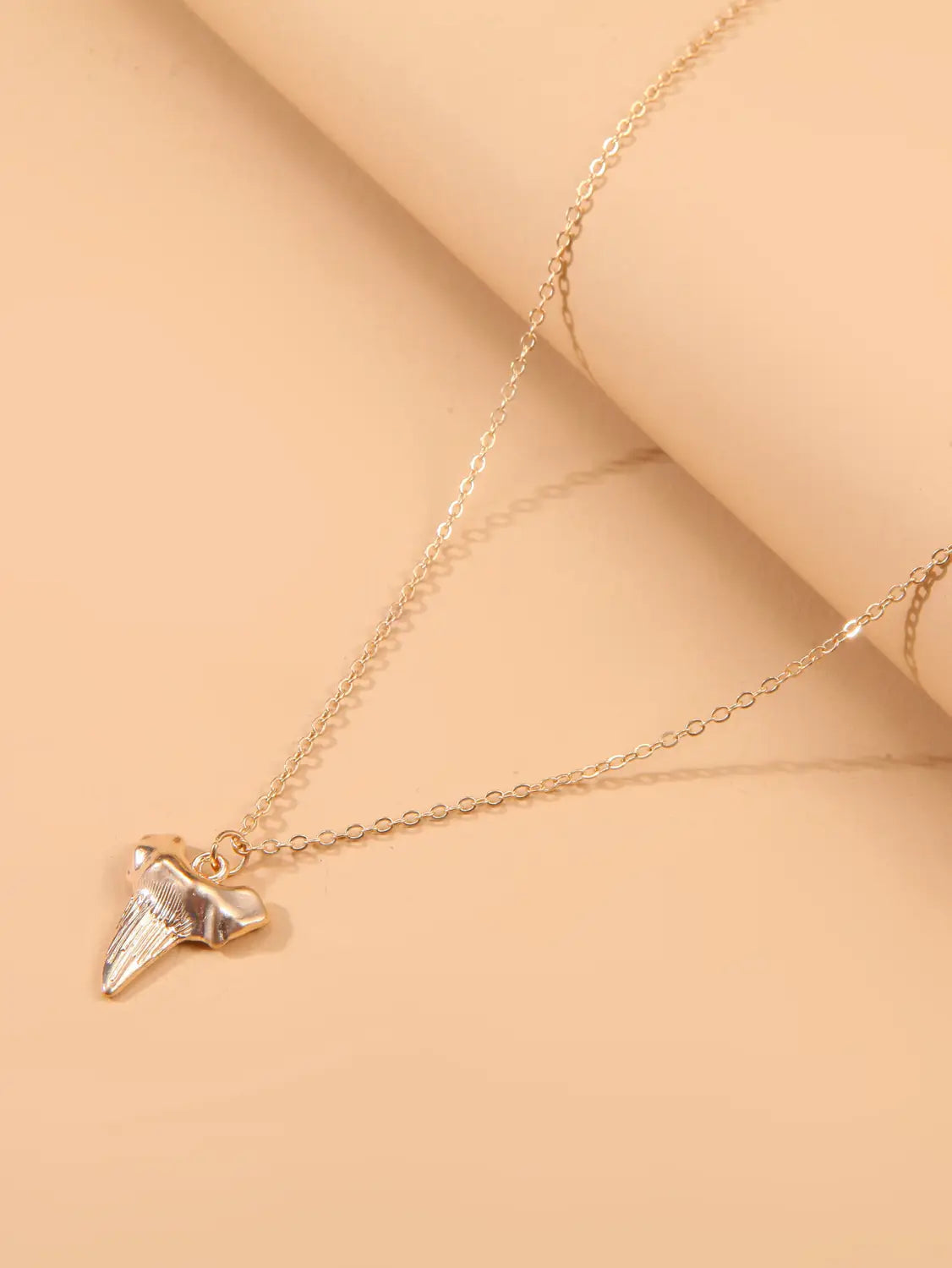 Exaggerated Fish Tooth Necklace
