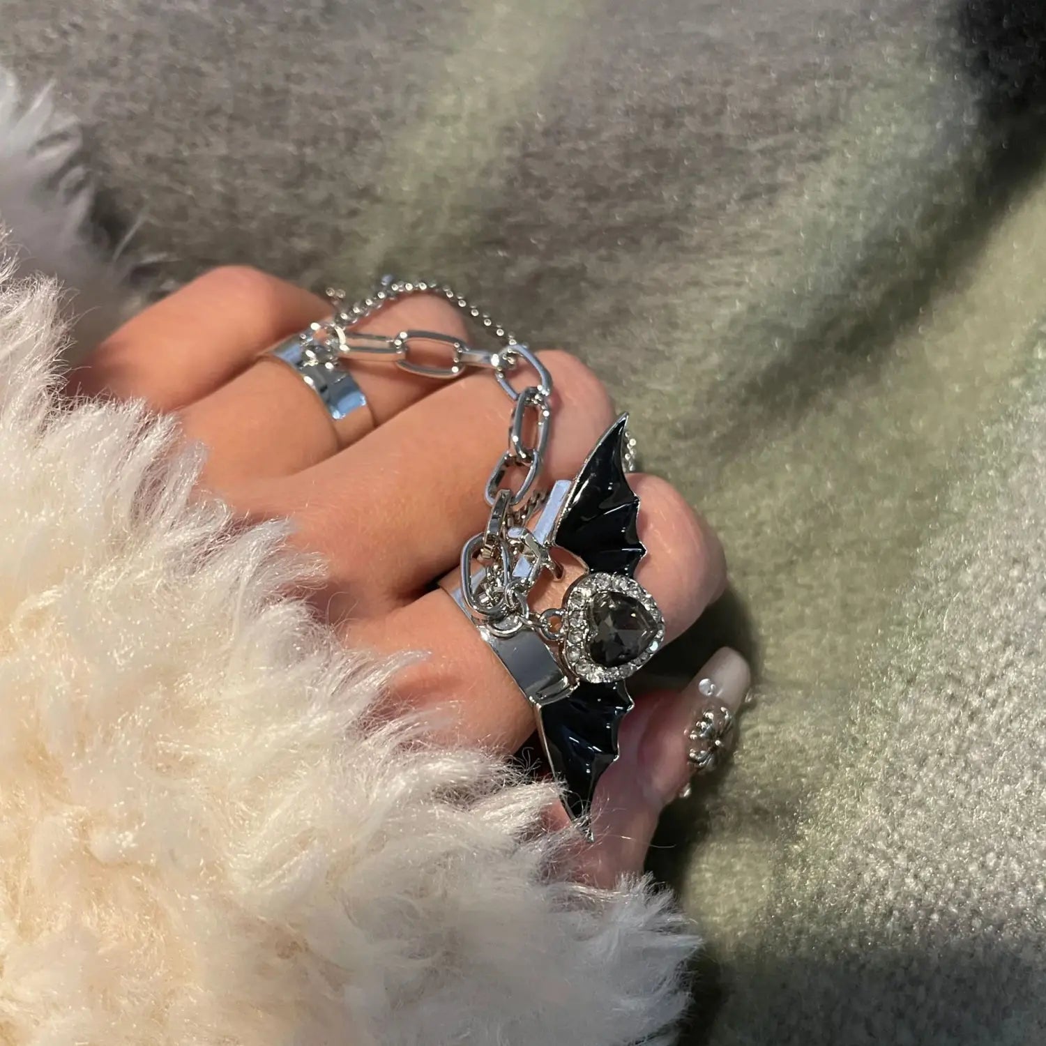 One Piece Love Rhinestone Pendant Ring