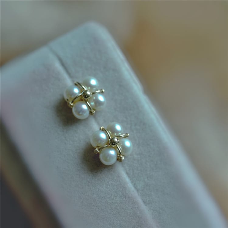 Freshwater Pearl Minimalist Earrings