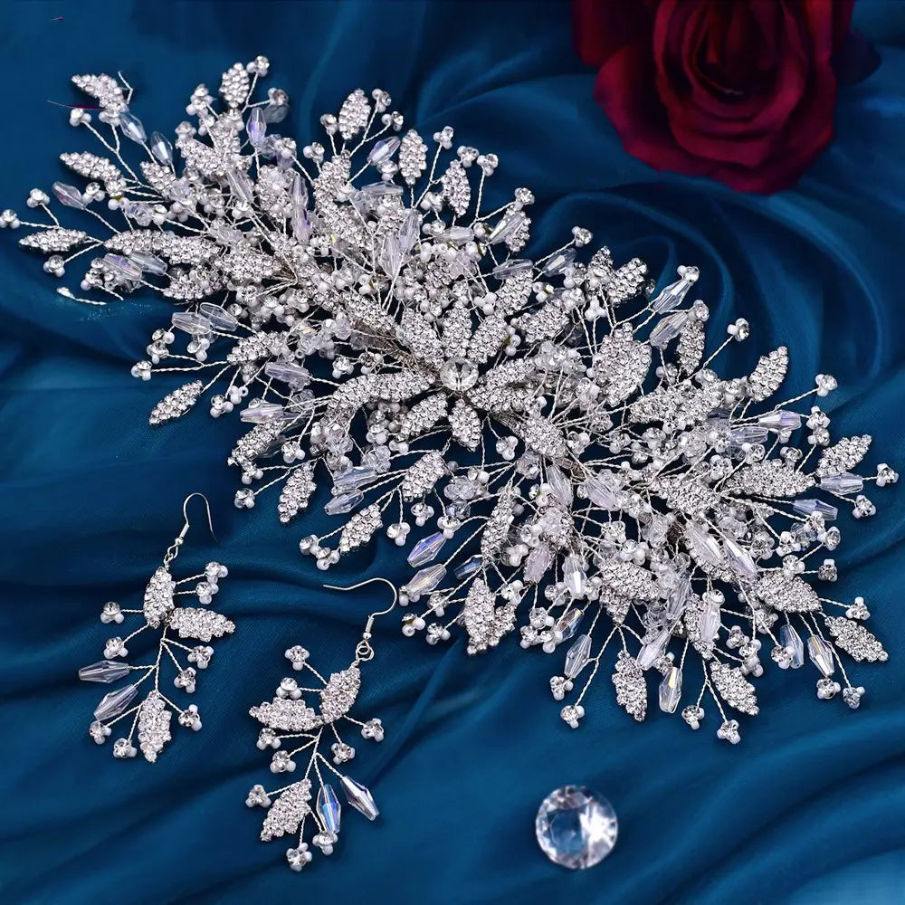 Exaggerated Gold Bridal Hair Accessory