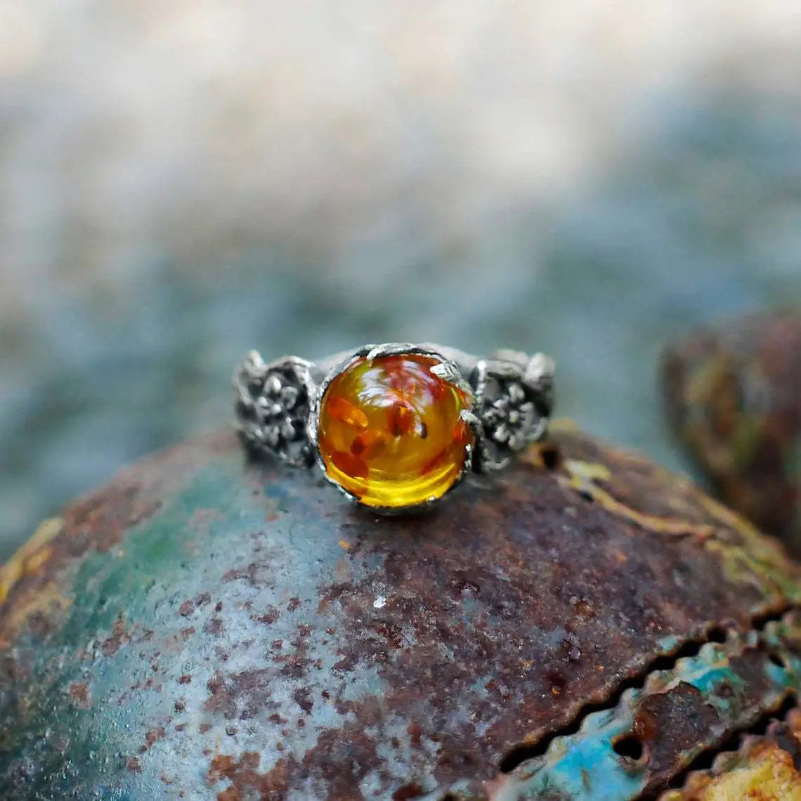 Simple Silver Inlaid Flower Ring