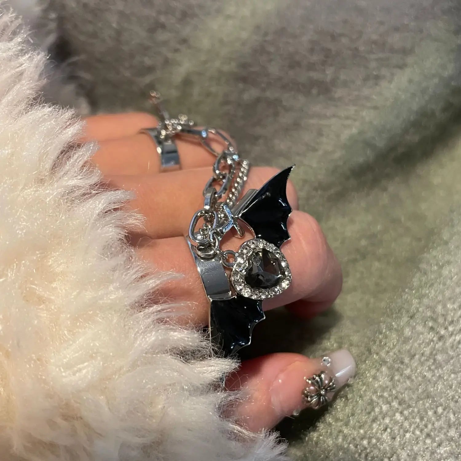 One Piece Love Rhinestone Pendant Ring