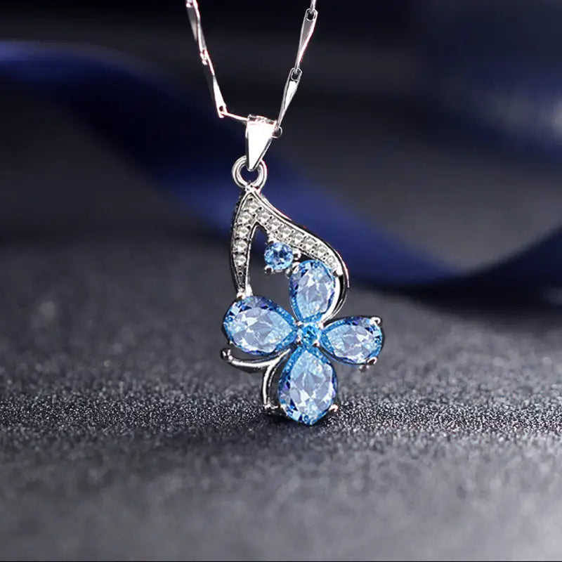 Stylish Sea Blue Clover Necklace