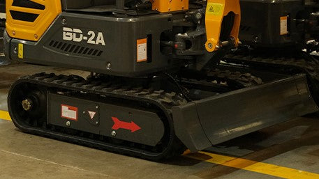 SIDE SWING AND VARIABLE DOZER BLADE