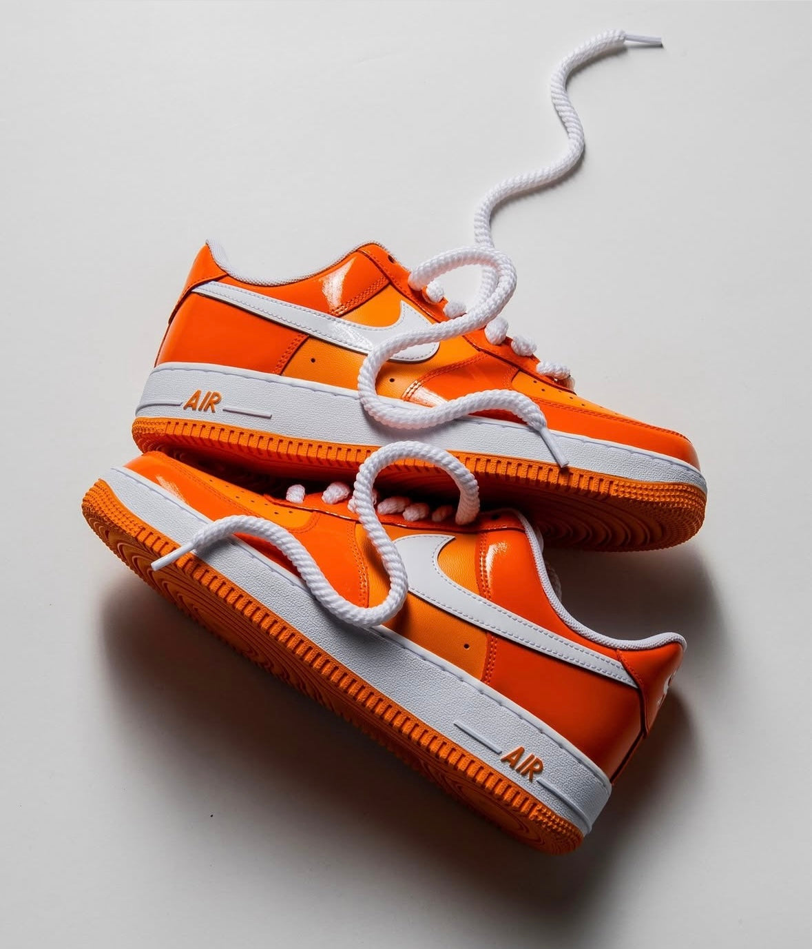 NIKE AIR FORCE 1 PATTEN LEATHER ORANGE WHITE