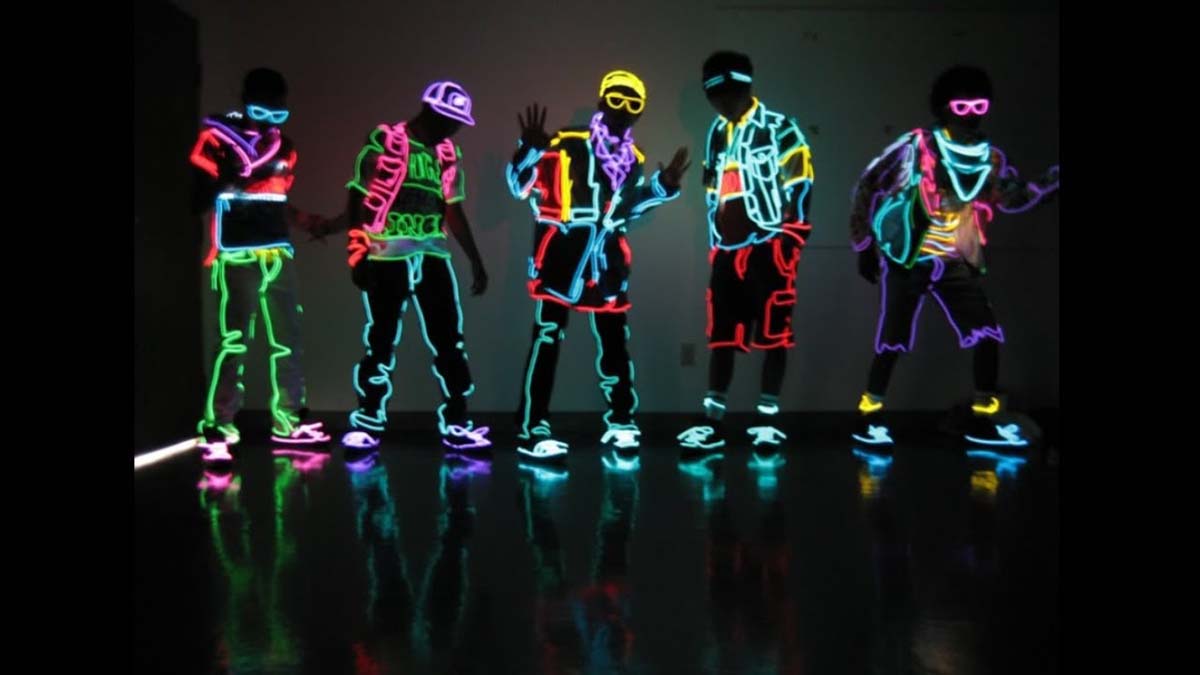 party with glow in the dark sticks