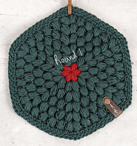 Round 1 of the Fancy Puff Trivet, highlighted in red.