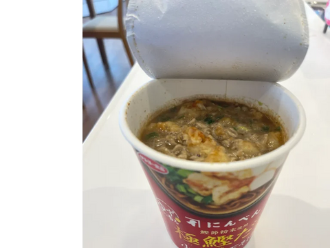 にんべん極鰹だしカップラーメン