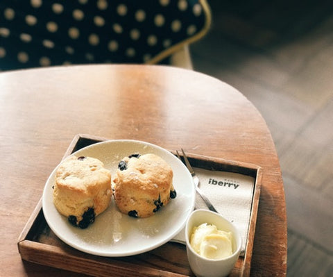 Cakes to have with Oolong Tea