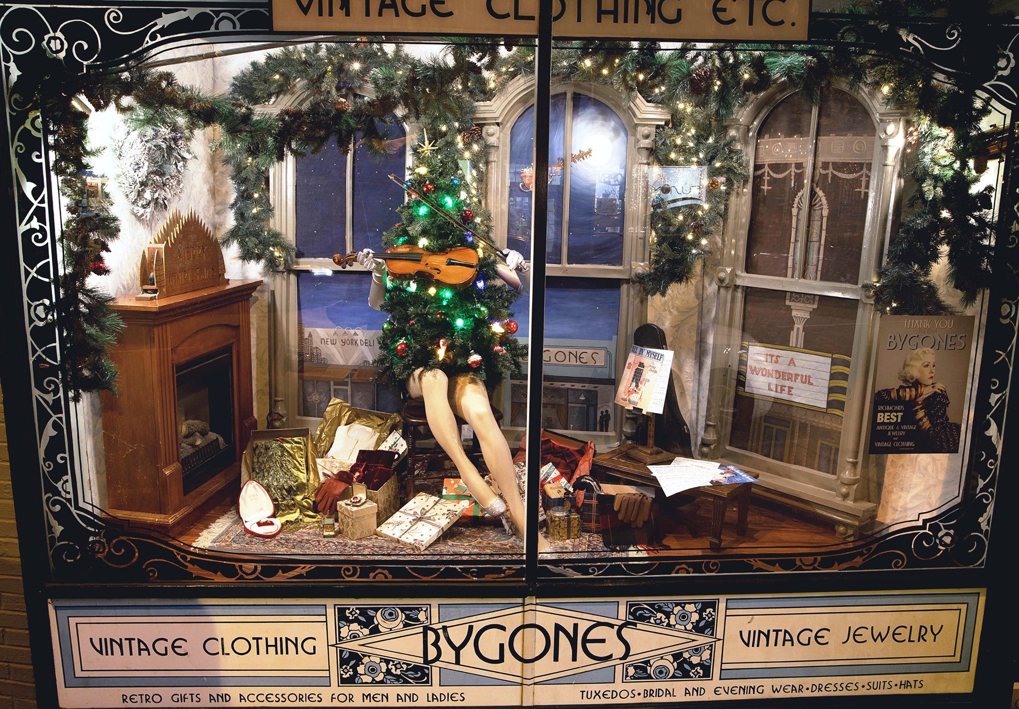 Shop with Vintage Department-Store Window Display - 1960s Department Store  Christmas