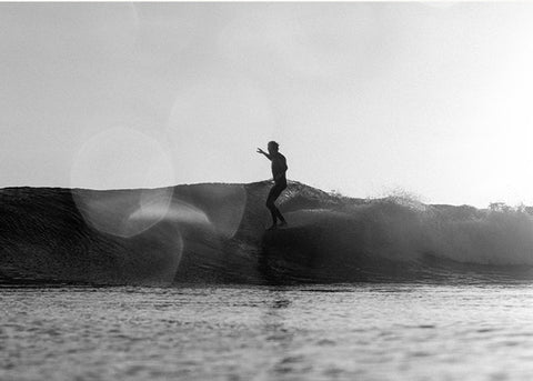 Devon Howard surfant à Rincon