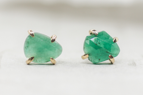 gold and emerald stud earrings