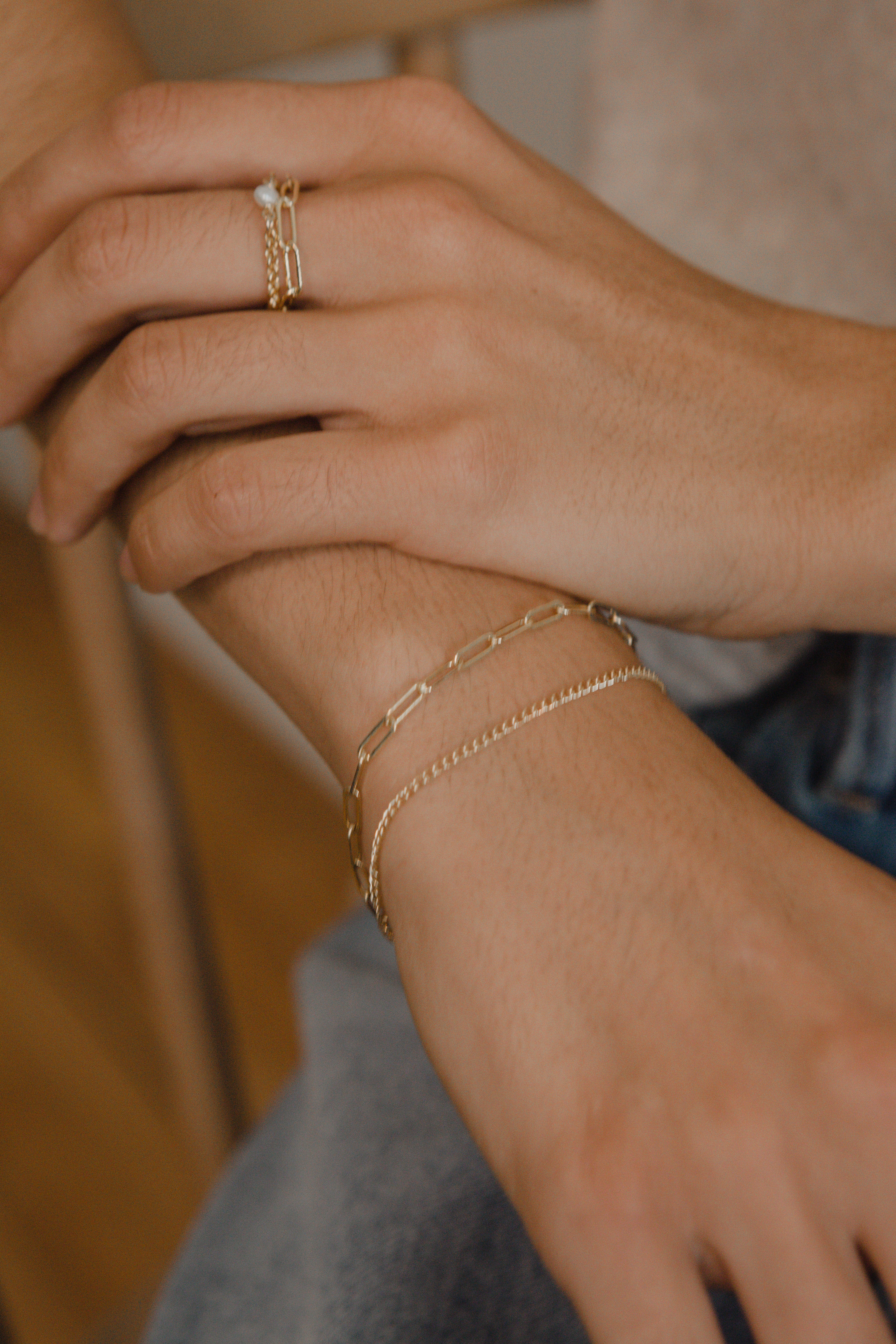 Permanent Bracelets vs Clasp Bracelets: A Complete Guide