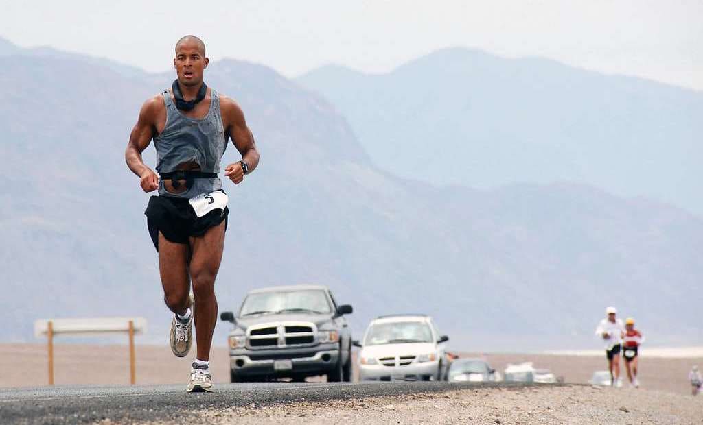 david-goggins-running-ultra-marathon-guerrier