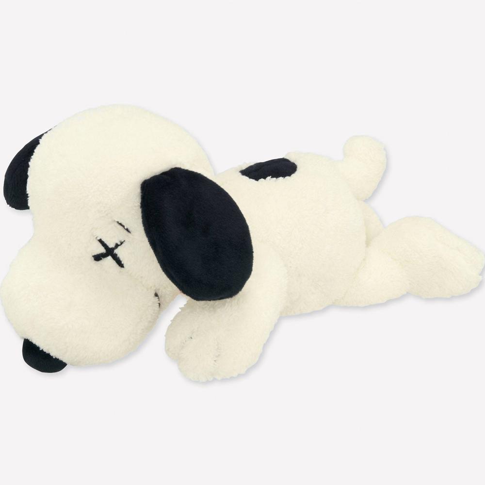 kaws snoopy doll