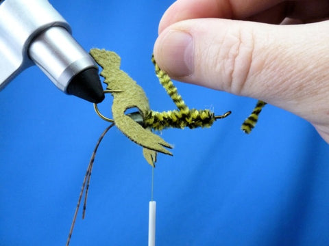 Fish-Skull Skull Daddy Crayfish fly tying instructions step 11