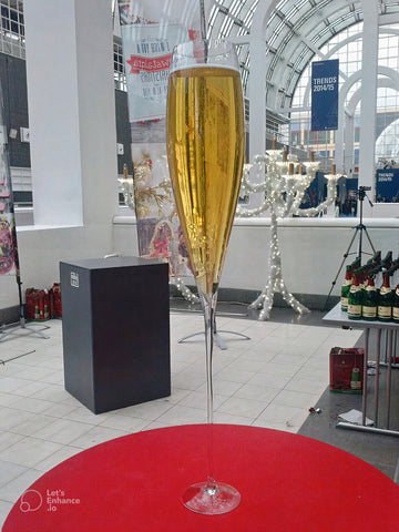 World record "largest champaigne glass" by Wrześniak Glassworks