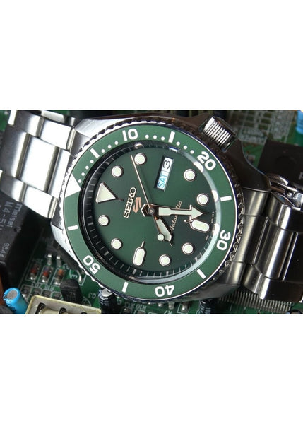 SRPD63K SEIKO 5 SPORTS AUTOMATIC GREEN DIAL STAINLESS STEEL BRACELET –  Goldsack & Co