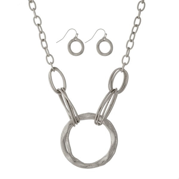 Interlocking Circles Necklace And Earring Set in Silver