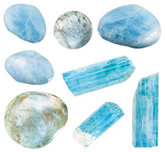 Raw aquamarine stone