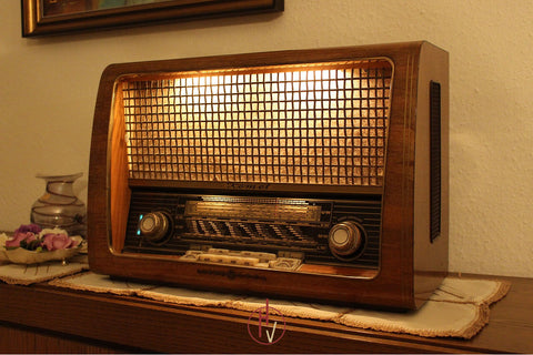 gammal vintage radio