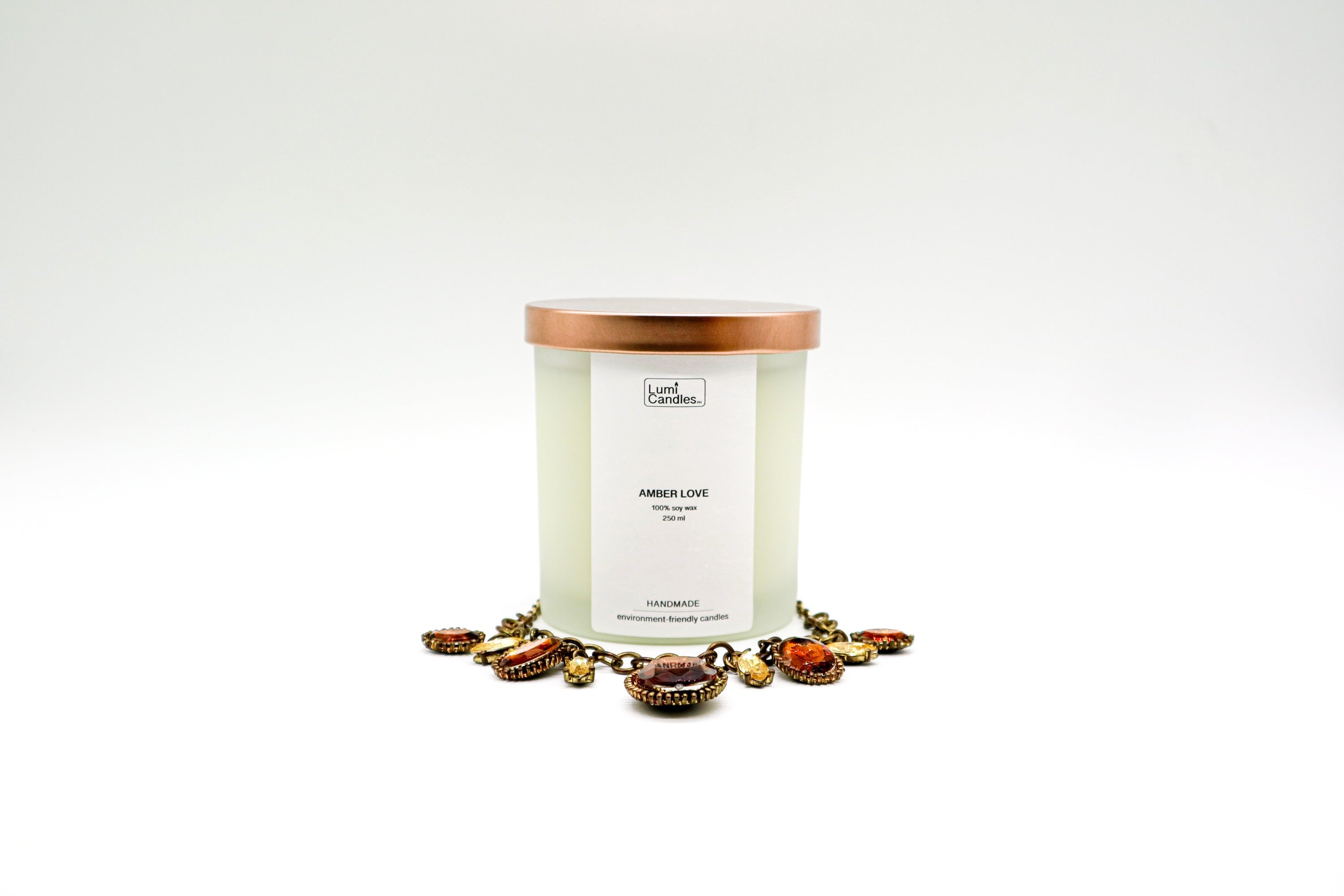LUMI Amber Love 250ml scented soy candle