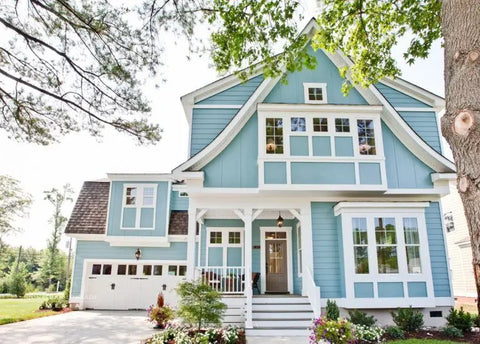 Rumah dengan warna cat biru langit
