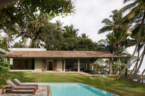 Rumah Tropis Dengan Kolam Renang