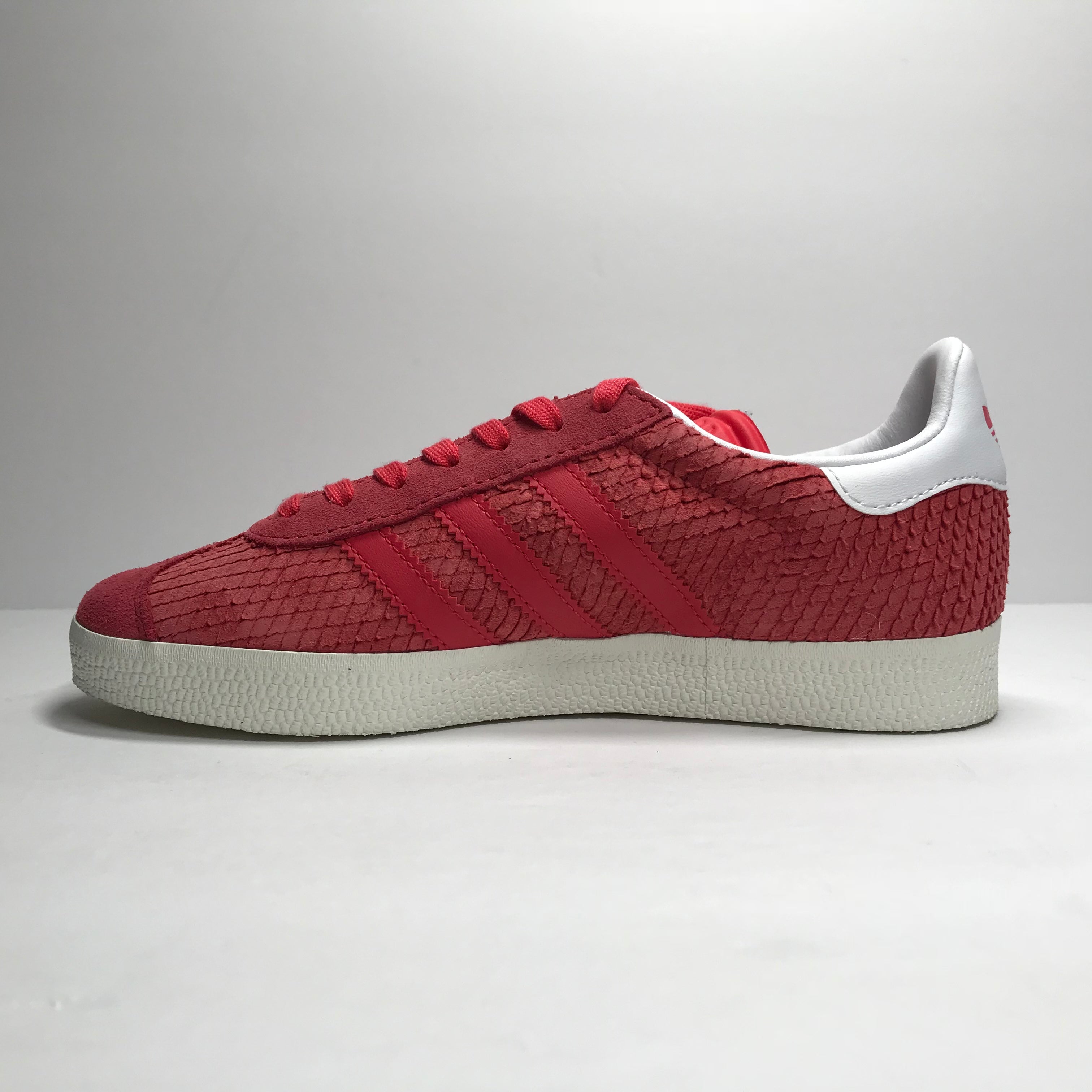 adidas gazelle maroon womens