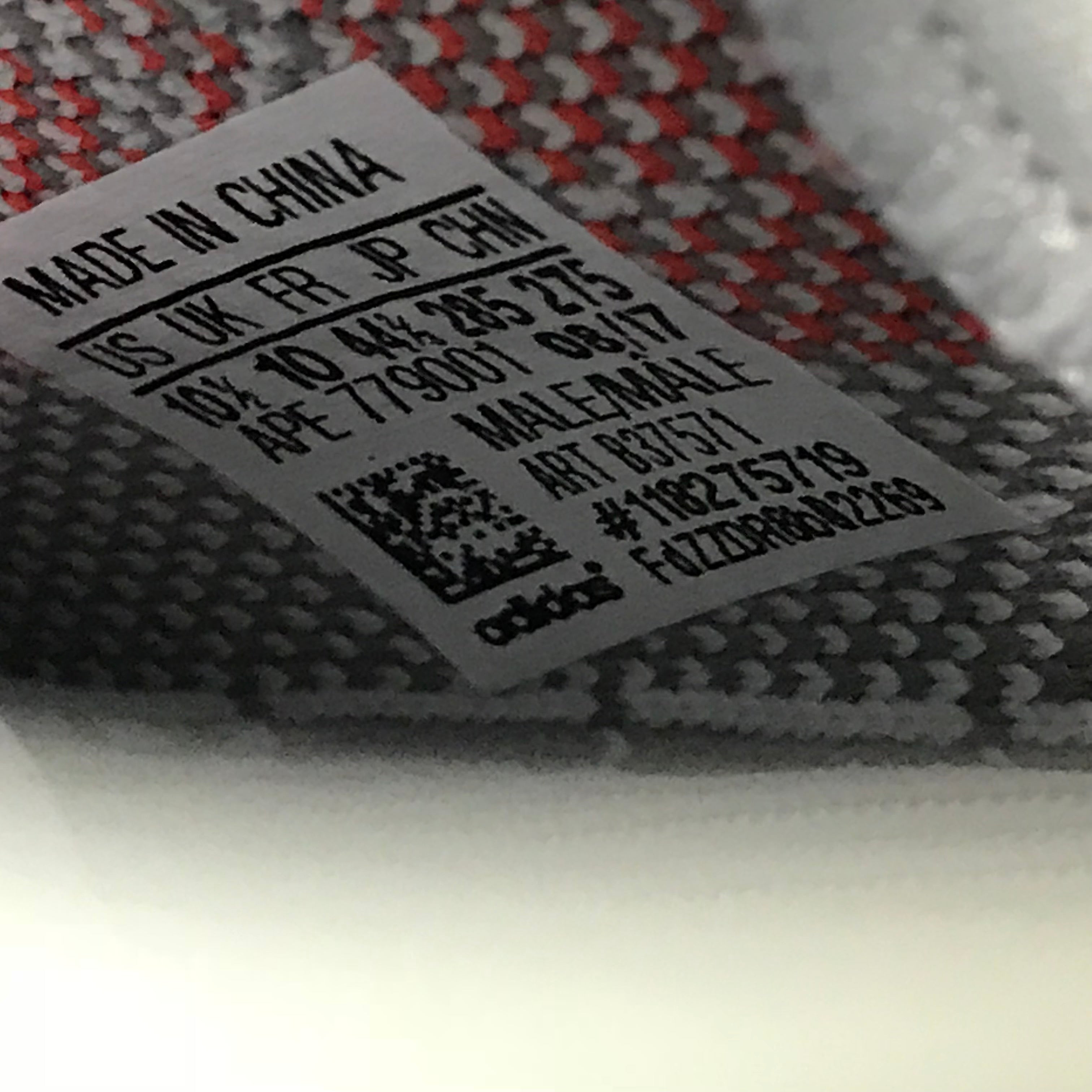 yeezy blue tint size tag